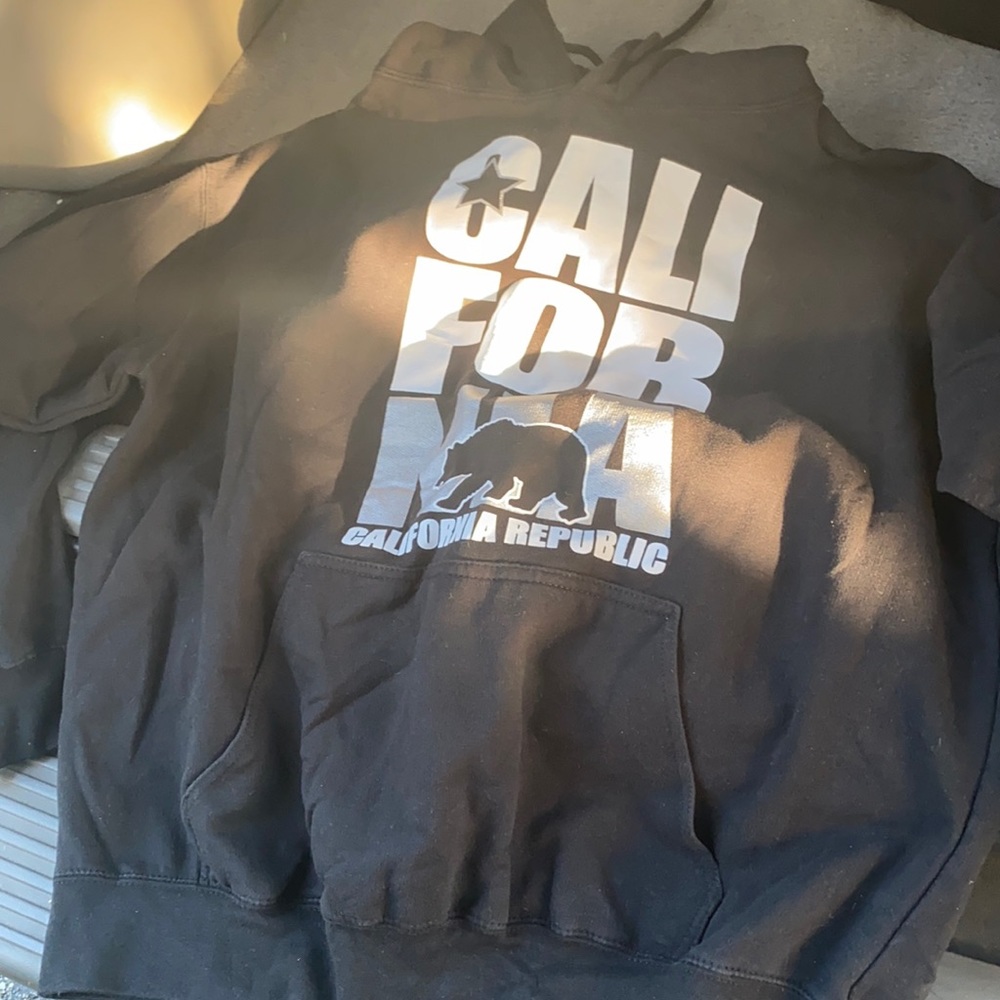 Black sweatshirt